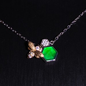 翡翠 / 墜飾 (項鍊) 鑲嵌材質：925銀