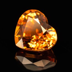 3.89ct / 橘色 / 芬達石(錳鋁榴石)