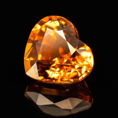 3.89ct / 橘色 / 芬達石(錳鋁榴石)