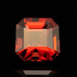 3.23ct / 紅色 / 石榴石