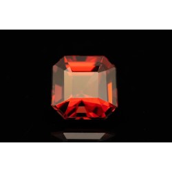 3.23ct / 紅色 / 石榴石