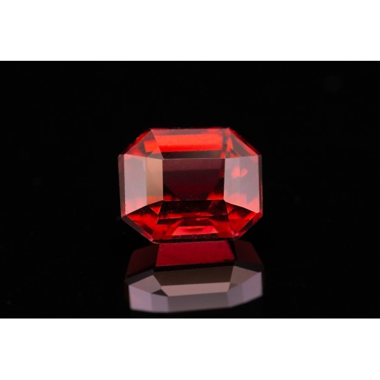 3.25ct / 紅色 / 石榴石