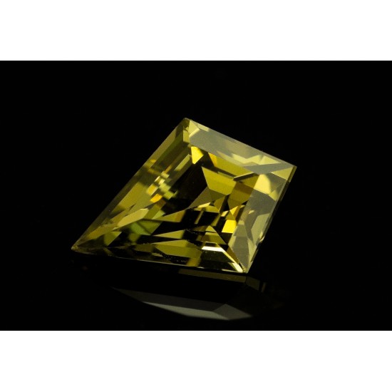 1.15ct / 黃綠色 璀璨閃耀 Vibrant-brilliance / 金綠寶石