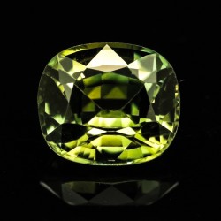 1.08ct / 艷黃綠色 / 綠色藍寶石