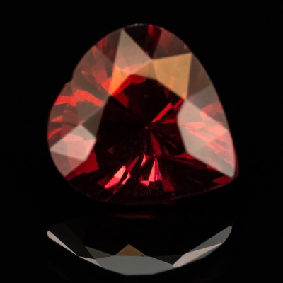 3.63ct / 紅色 / 石榴石