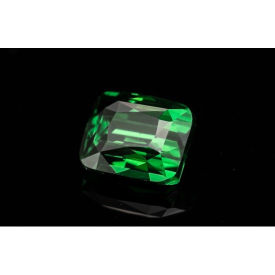 1.03ct / 綠色 / 沙弗萊