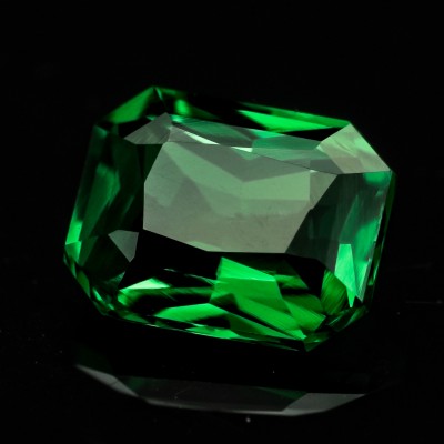 1.03ct / 綠色 / 沙弗萊