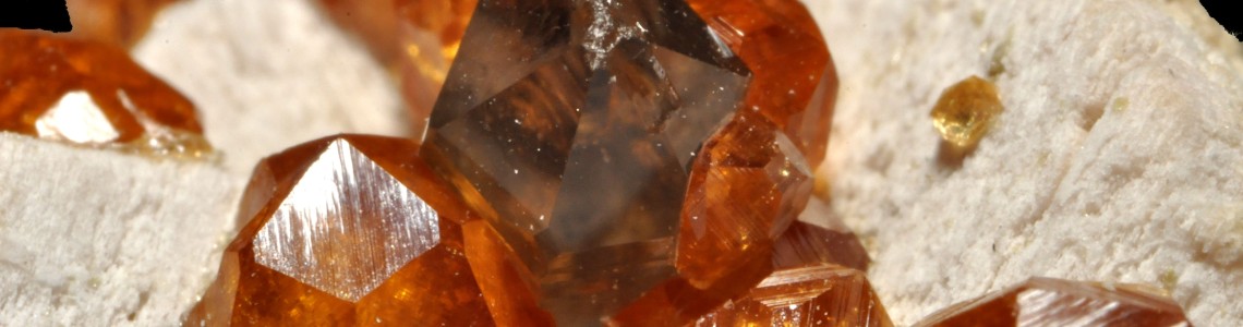 芬達石(錳鋁榴石) Spessartine